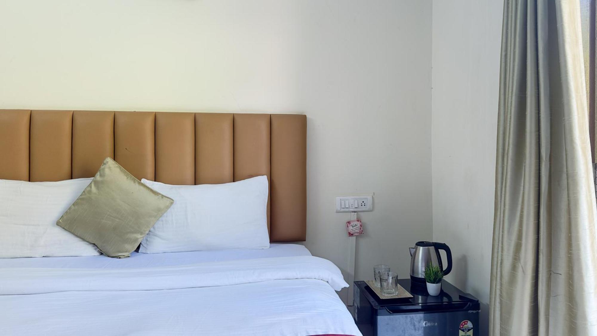 Hotel Leela Inn Candolim Marmagao Extérieur photo